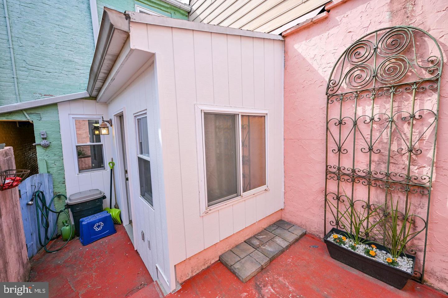 219 Chapel St Property Photo 24