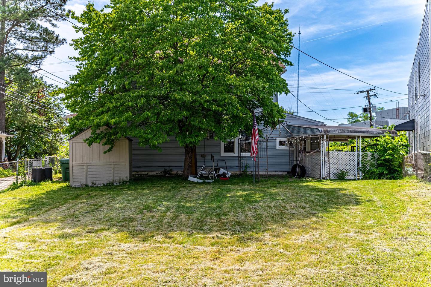 1302 Cox St Property Photo 5