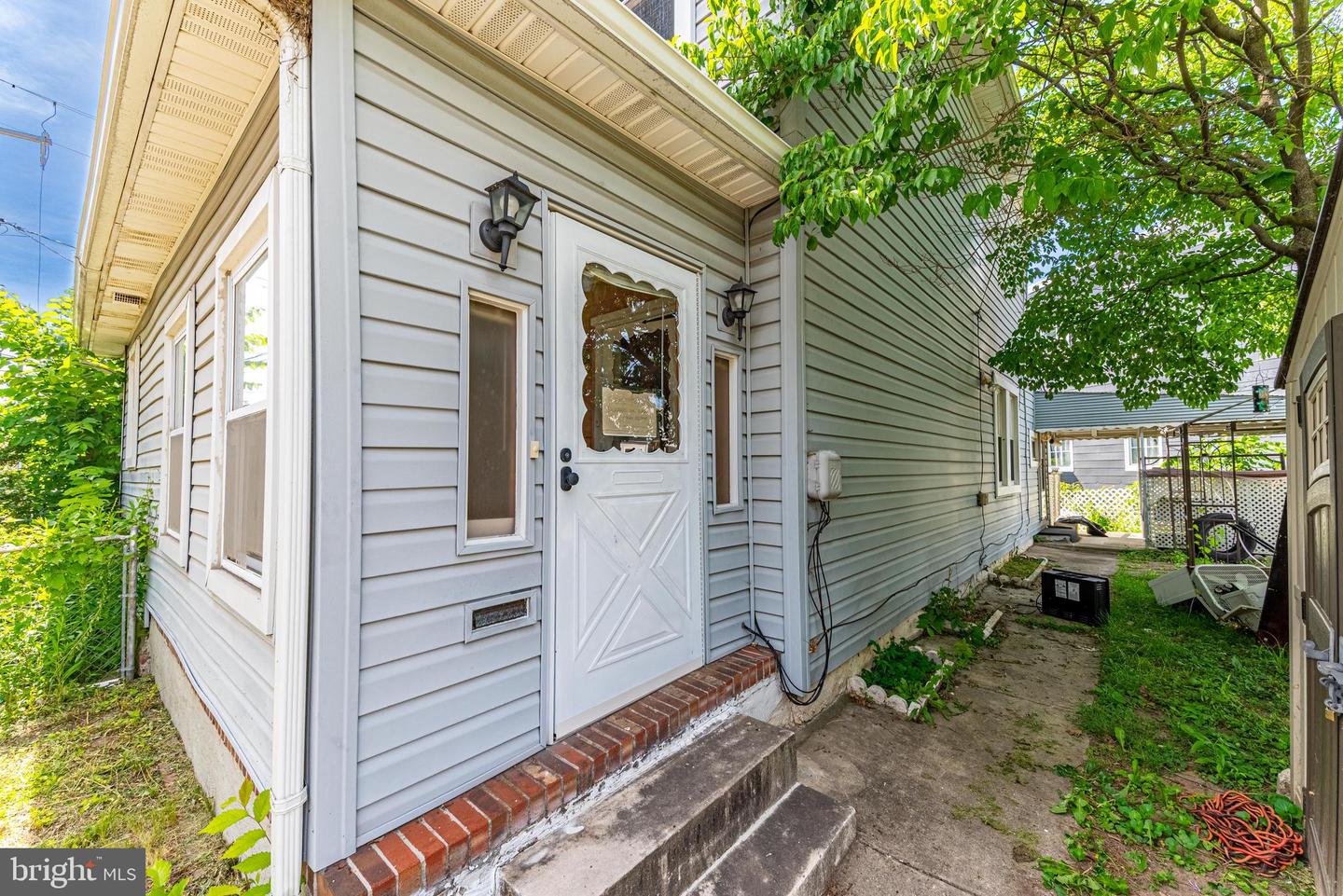 1302 Cox St Property Photo 6