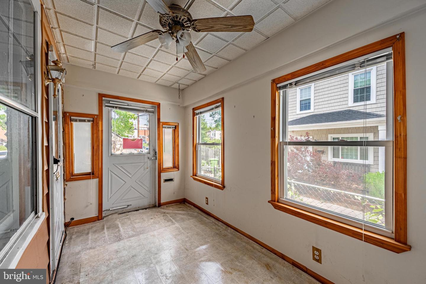 1302 Cox St Property Photo 9