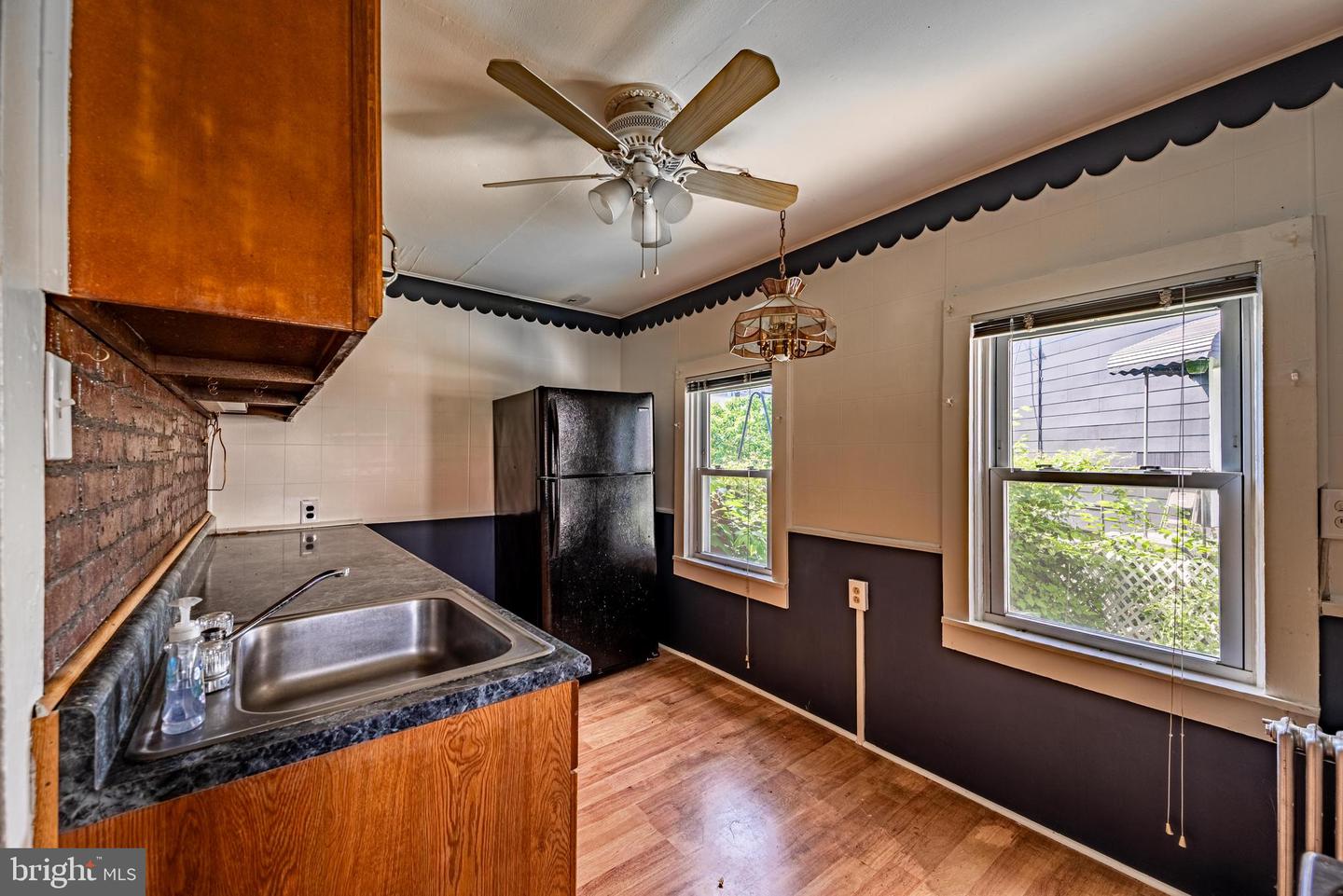 1302 Cox St Property Photo 15