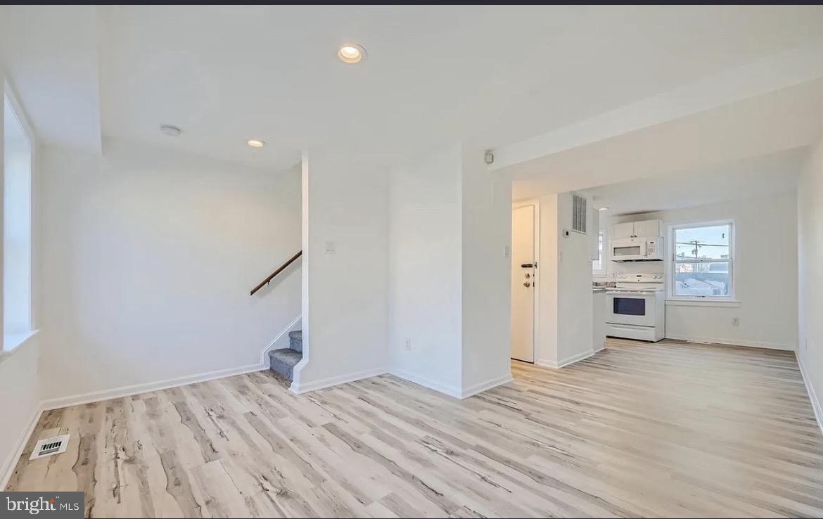 21 S Carrollton Ave Property Photo 6