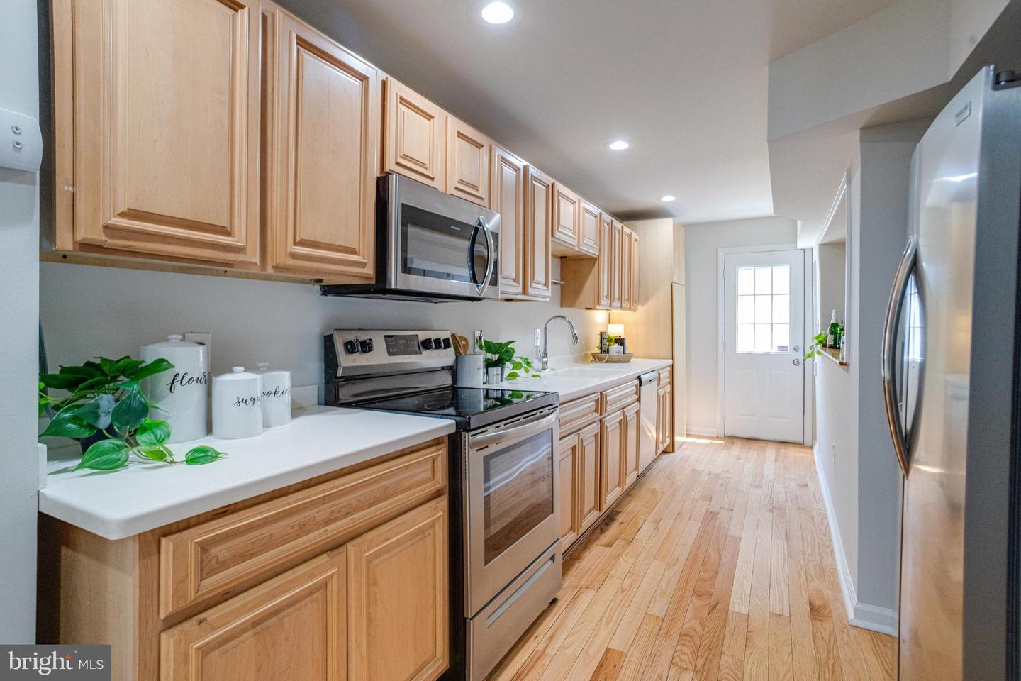 305 S Collington Ave Property Photo 15