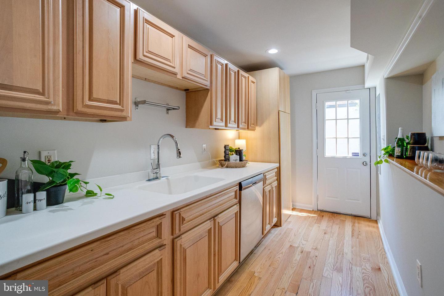 305 S Collington Ave Property Photo 16