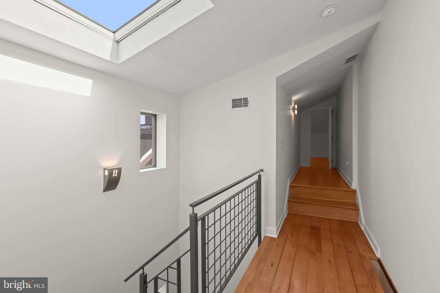 112 W Lee St Property Photo 30