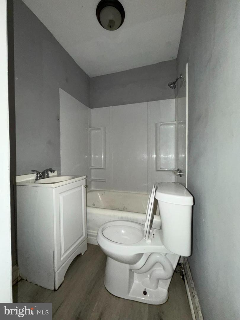 512 Sheridan Ave Property Photo 7