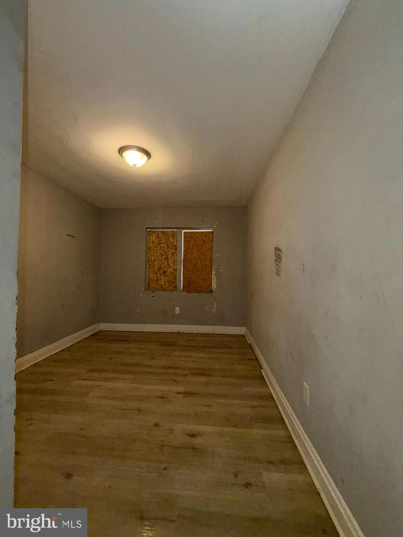 512 Sheridan Ave Property Photo 8