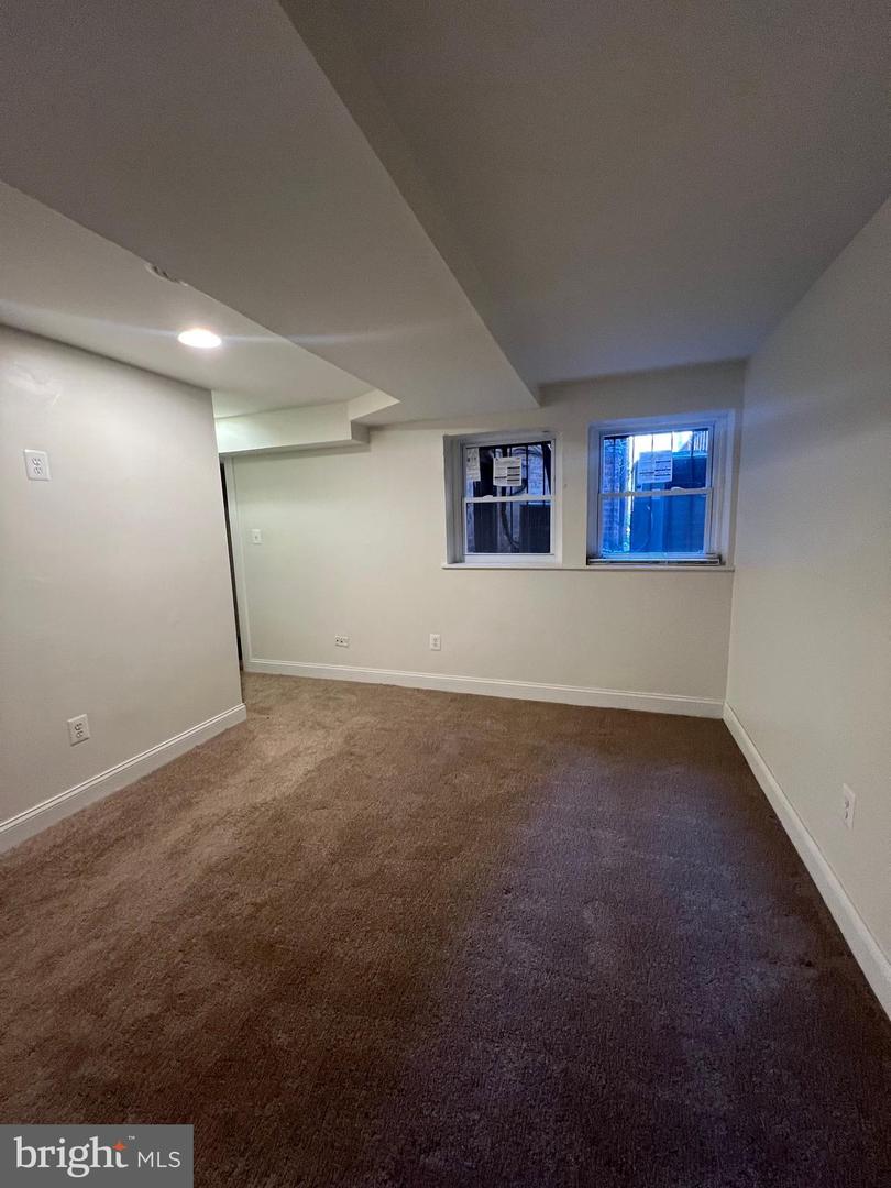 2333 Eutaw Pl #basement Property Photo 8