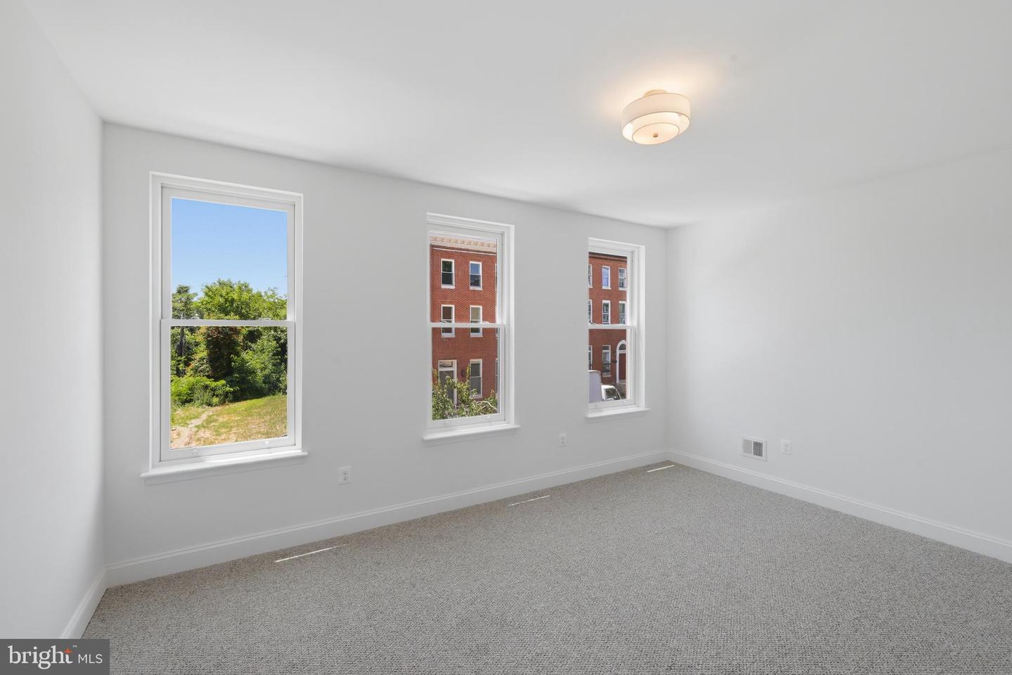 45 S Fulton Ave Property Photo 19