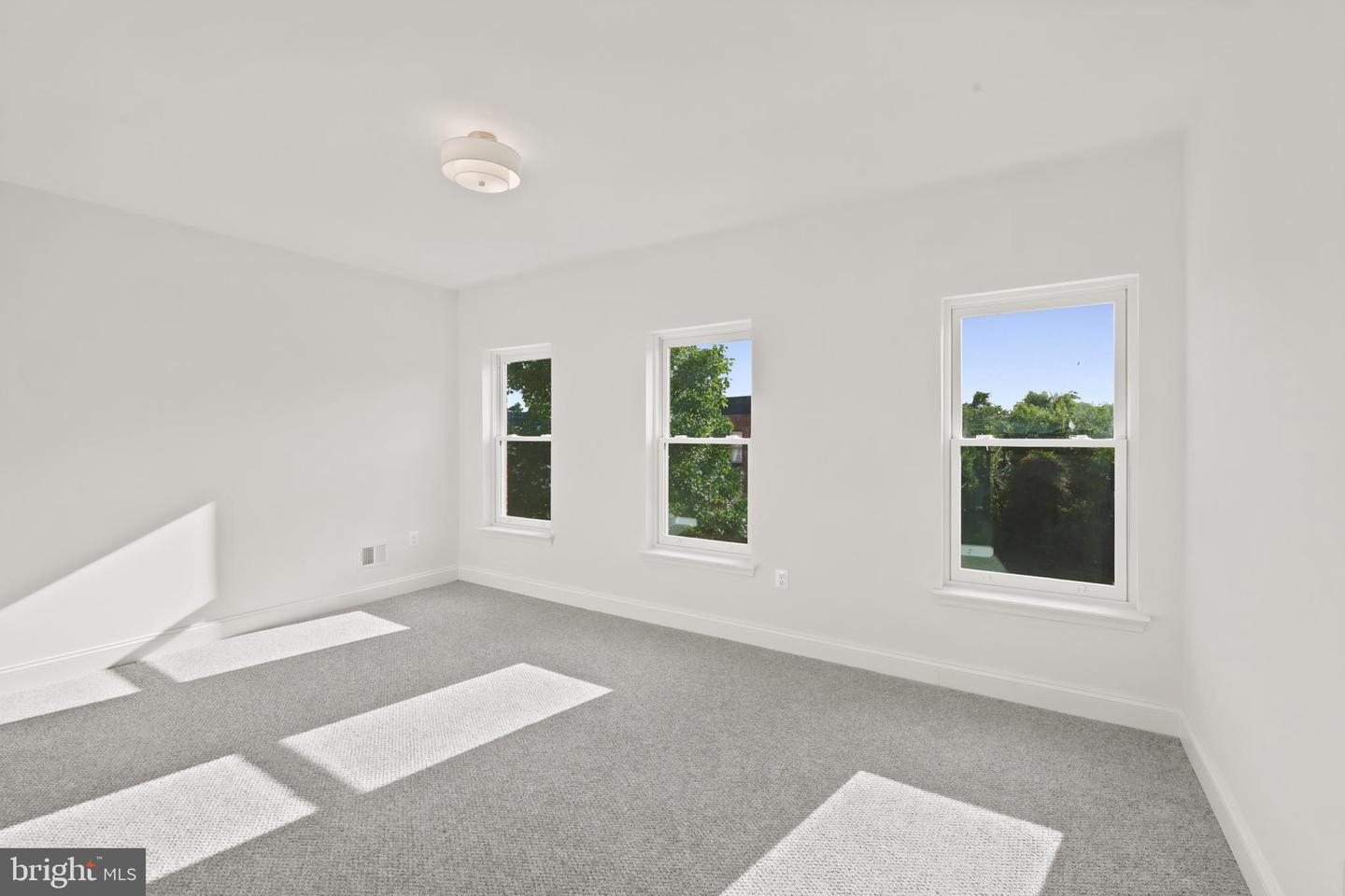 47 S Fulton Ave Property Photo 28