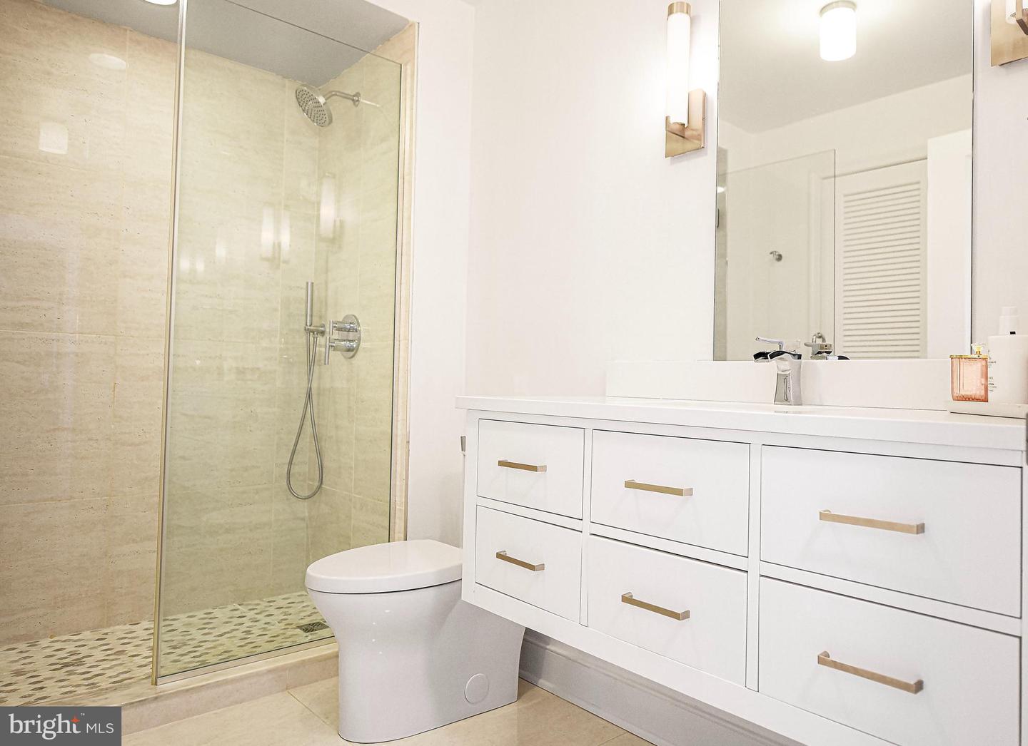 675 President #1505 Property Photo 14