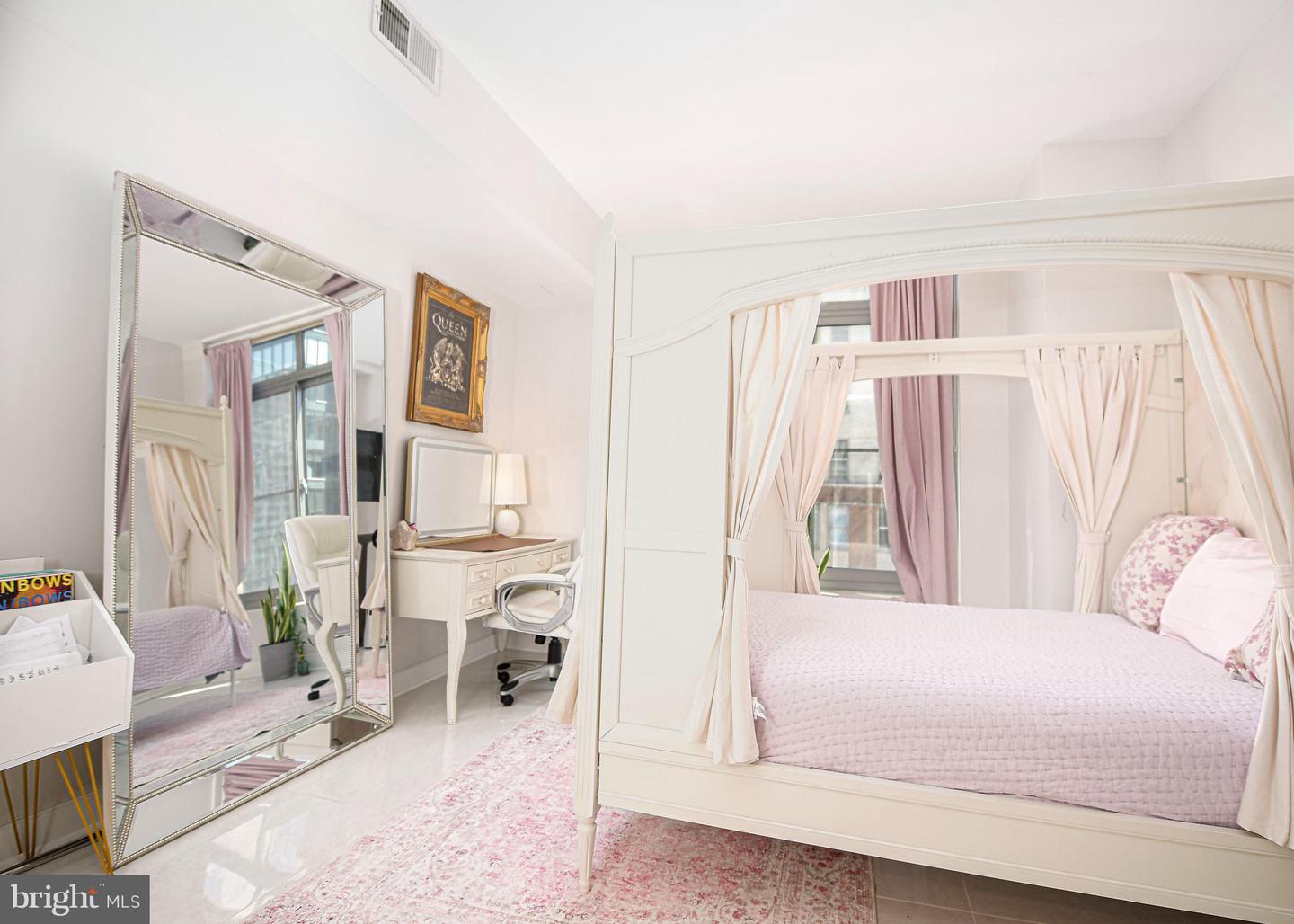 675 President #1505 Property Photo 15