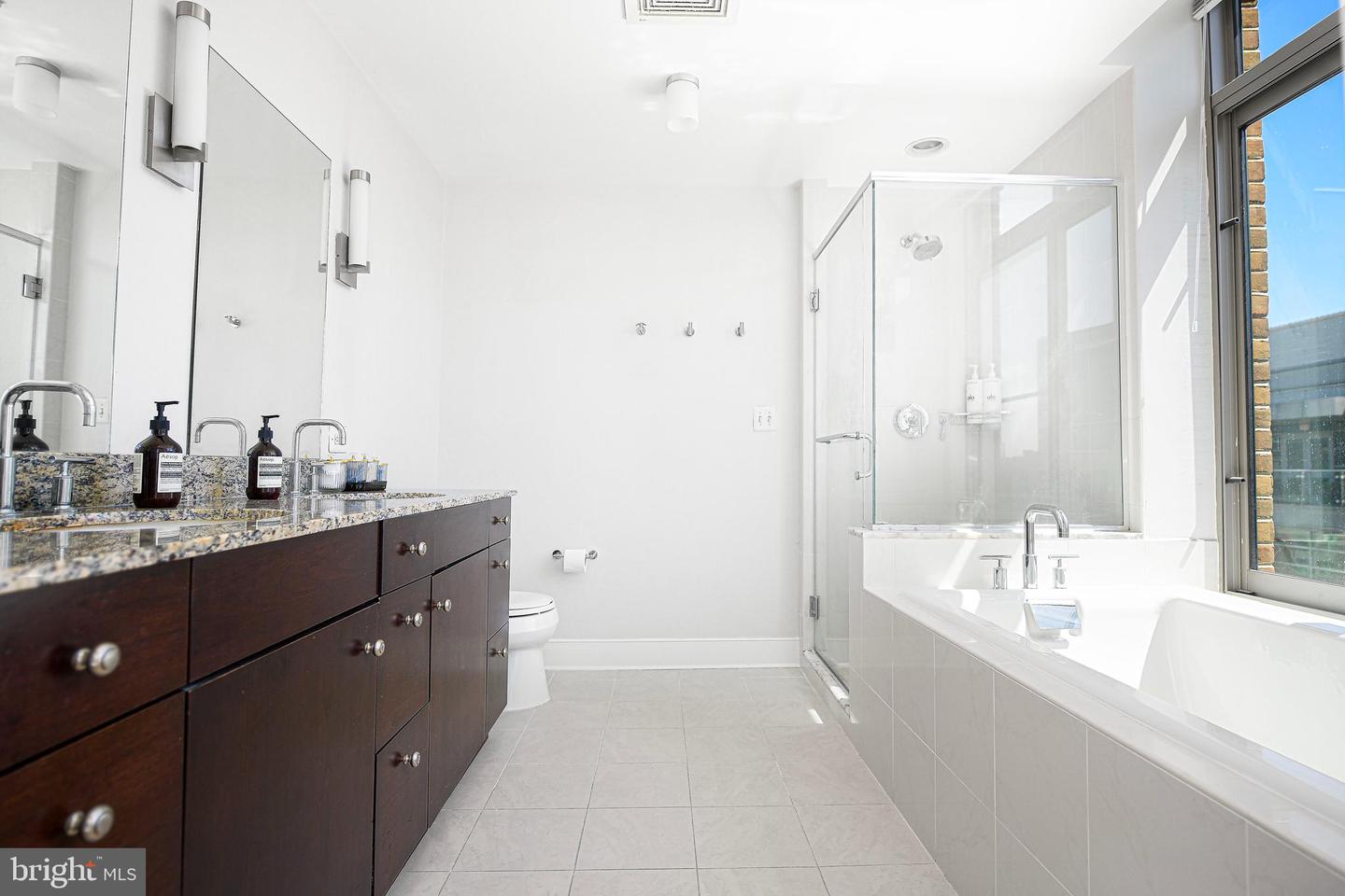 675 President #1505 Property Photo 19