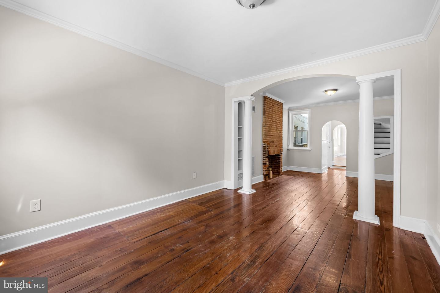 1908 Bank St Property Photo 7