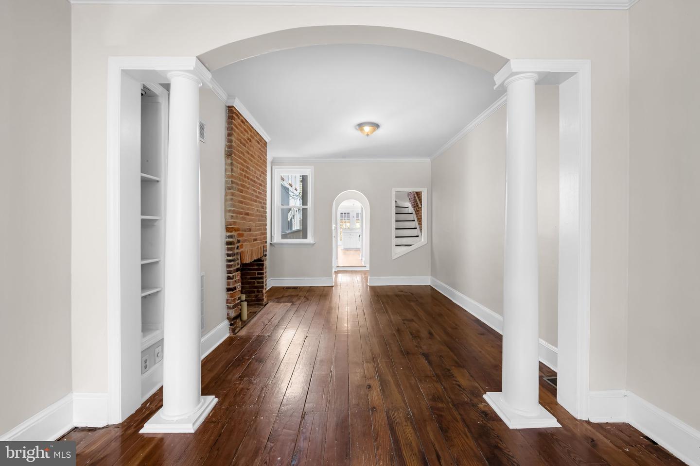 1908 Bank St Property Photo 8