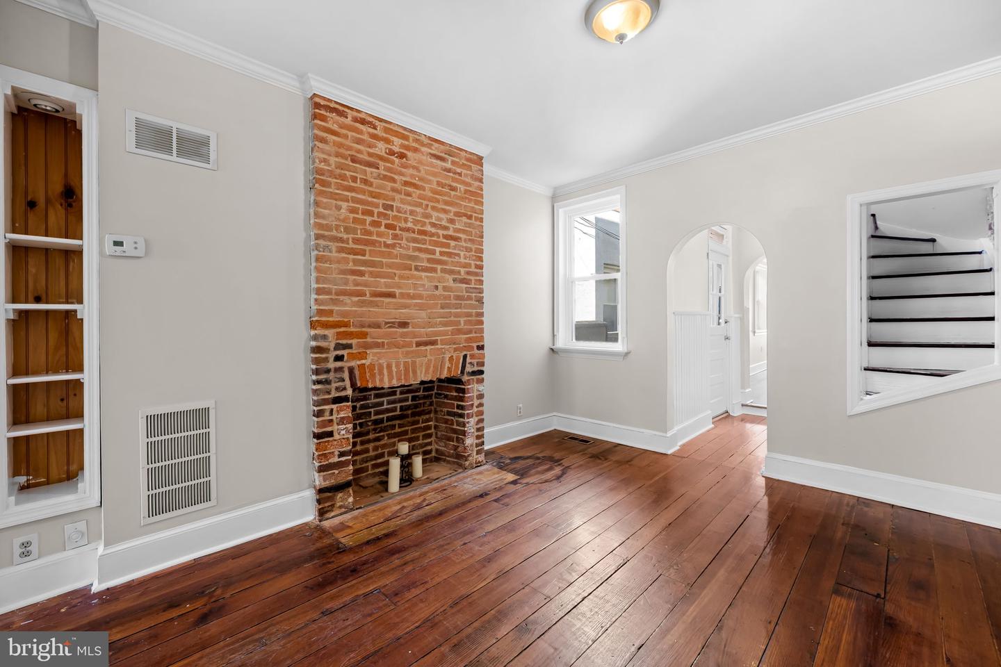 1908 Bank St Property Photo 11