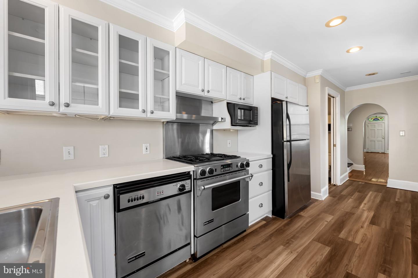 1908 Bank St Property Photo 15