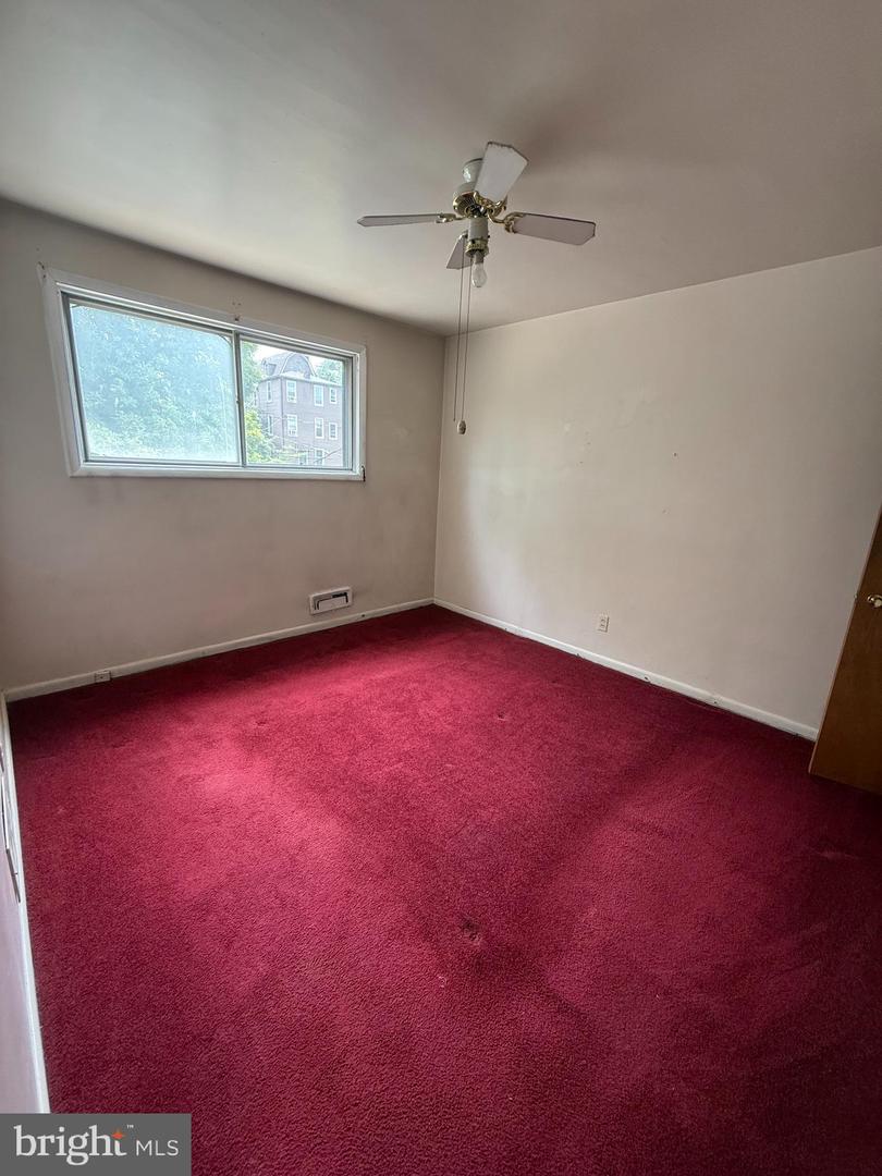 1015 Woodheights Ave Property Photo 5