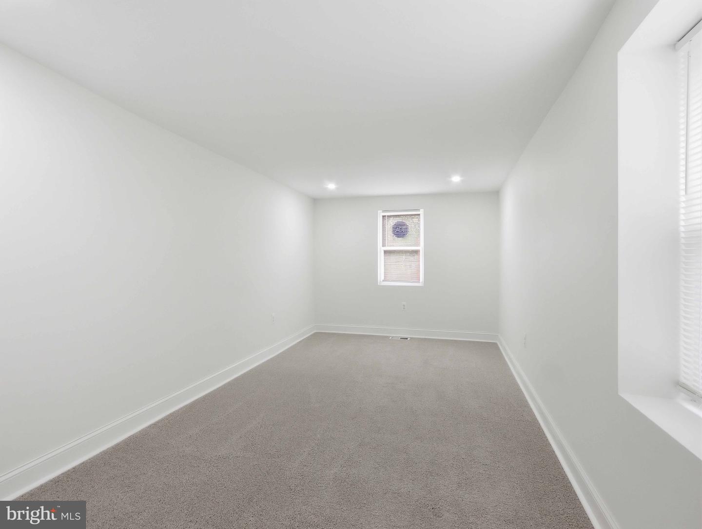 2020 Wilkens Ave Property Photo 14