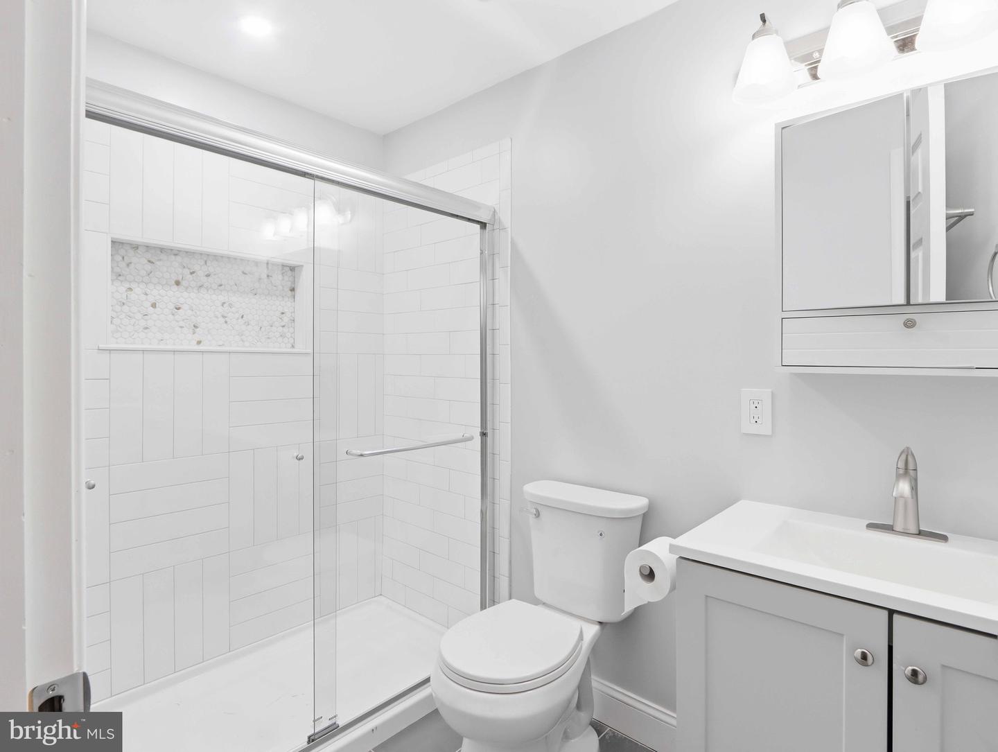 2020 Wilkens Ave Property Photo 16