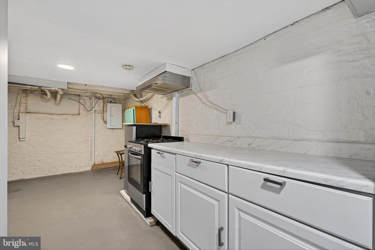 2926 E Fayette St Property Photo 24