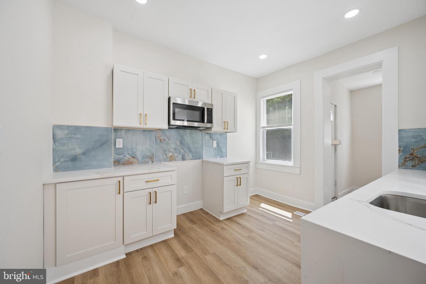 306 Lyndhurst St Property Photo 10
