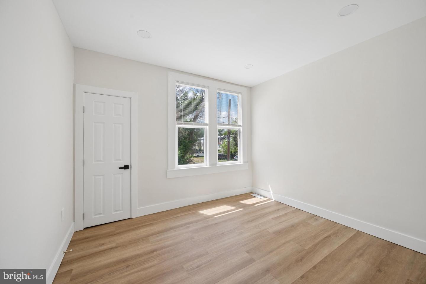 306 Lyndhurst St Property Photo 15