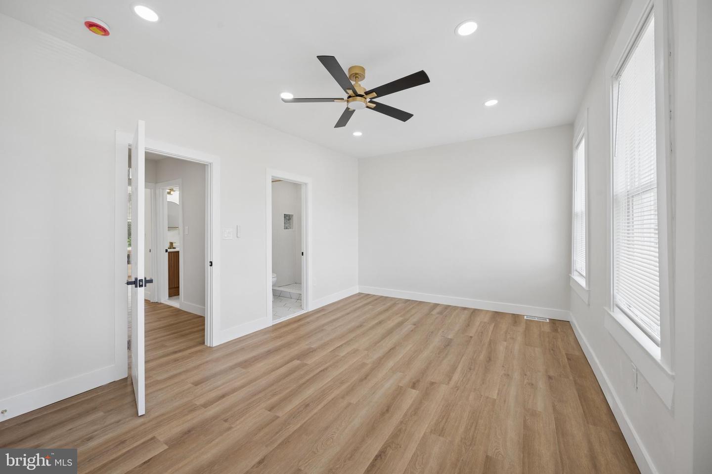 306 Lyndhurst St Property Photo 19