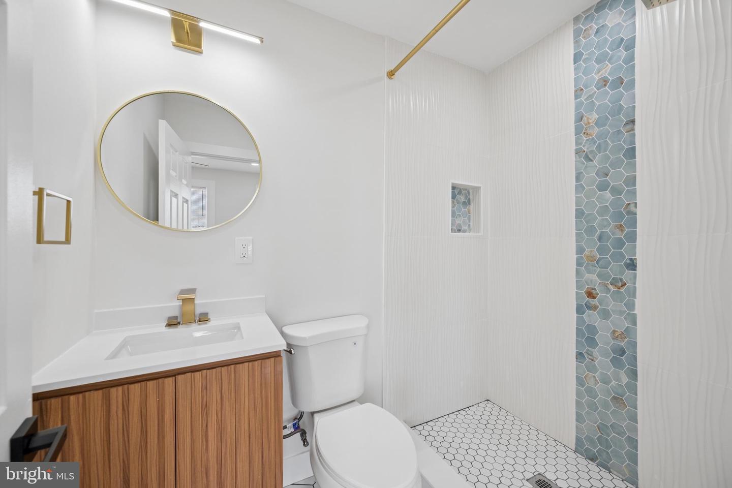 306 Lyndhurst St Property Photo 23