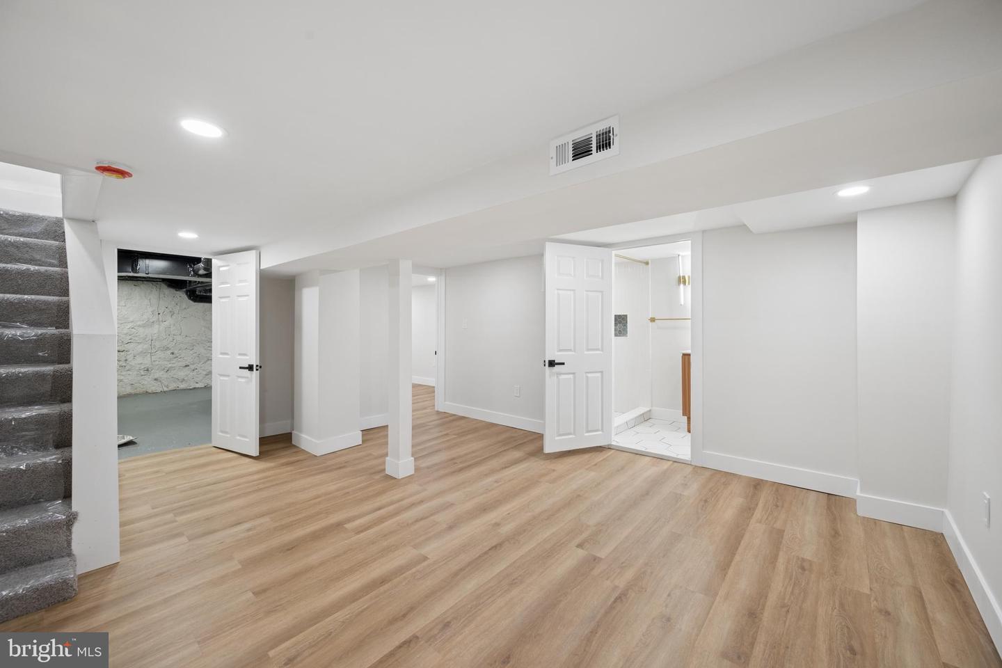 306 Lyndhurst St Property Photo 27