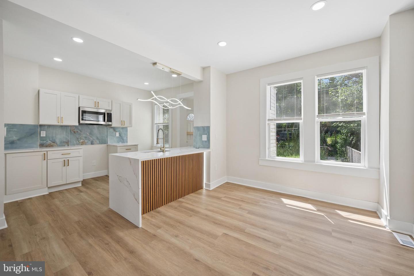 306 Lyndhurst St Property Photo 49