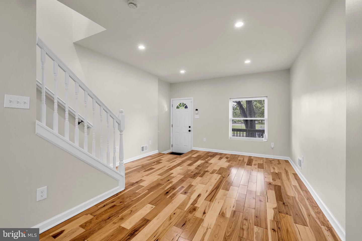 1622 Hazel St Property Photo 3