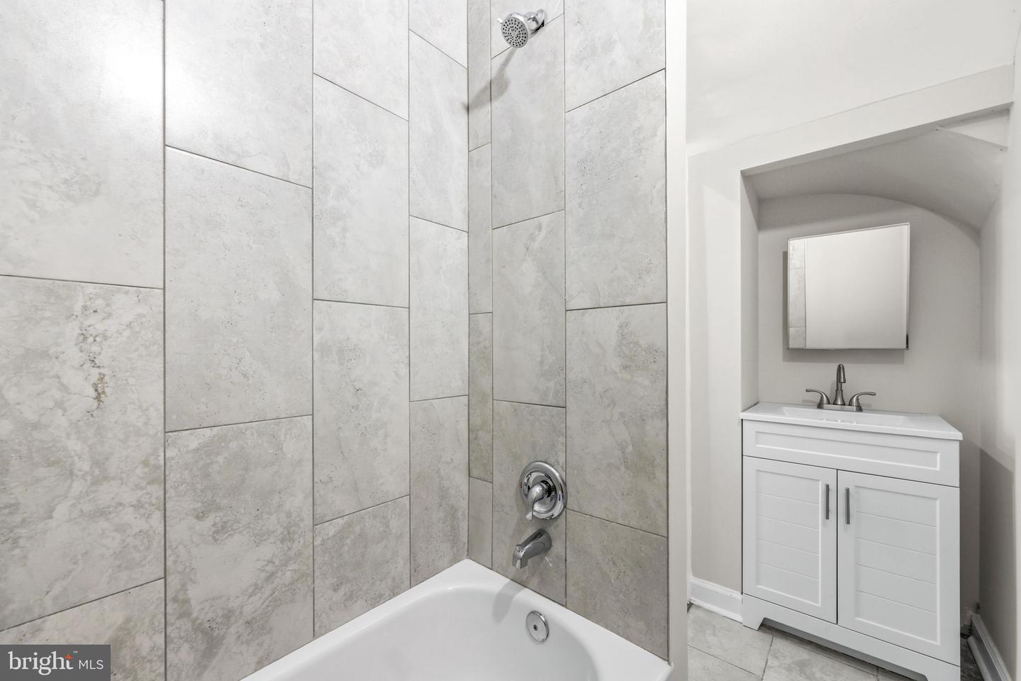 1927 Saint Paul St Property Photo 16