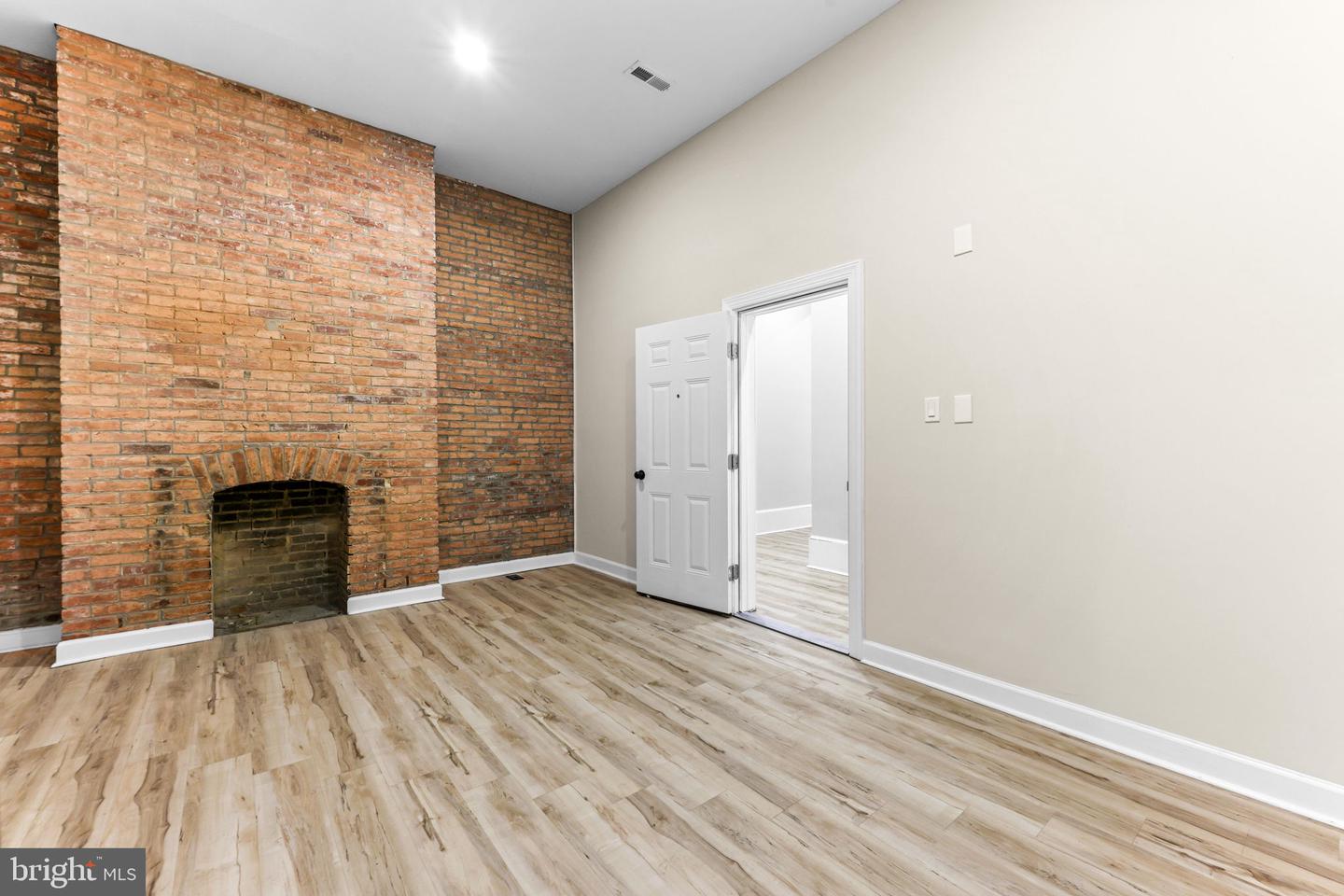 1927 Saint Paul St Property Photo 22