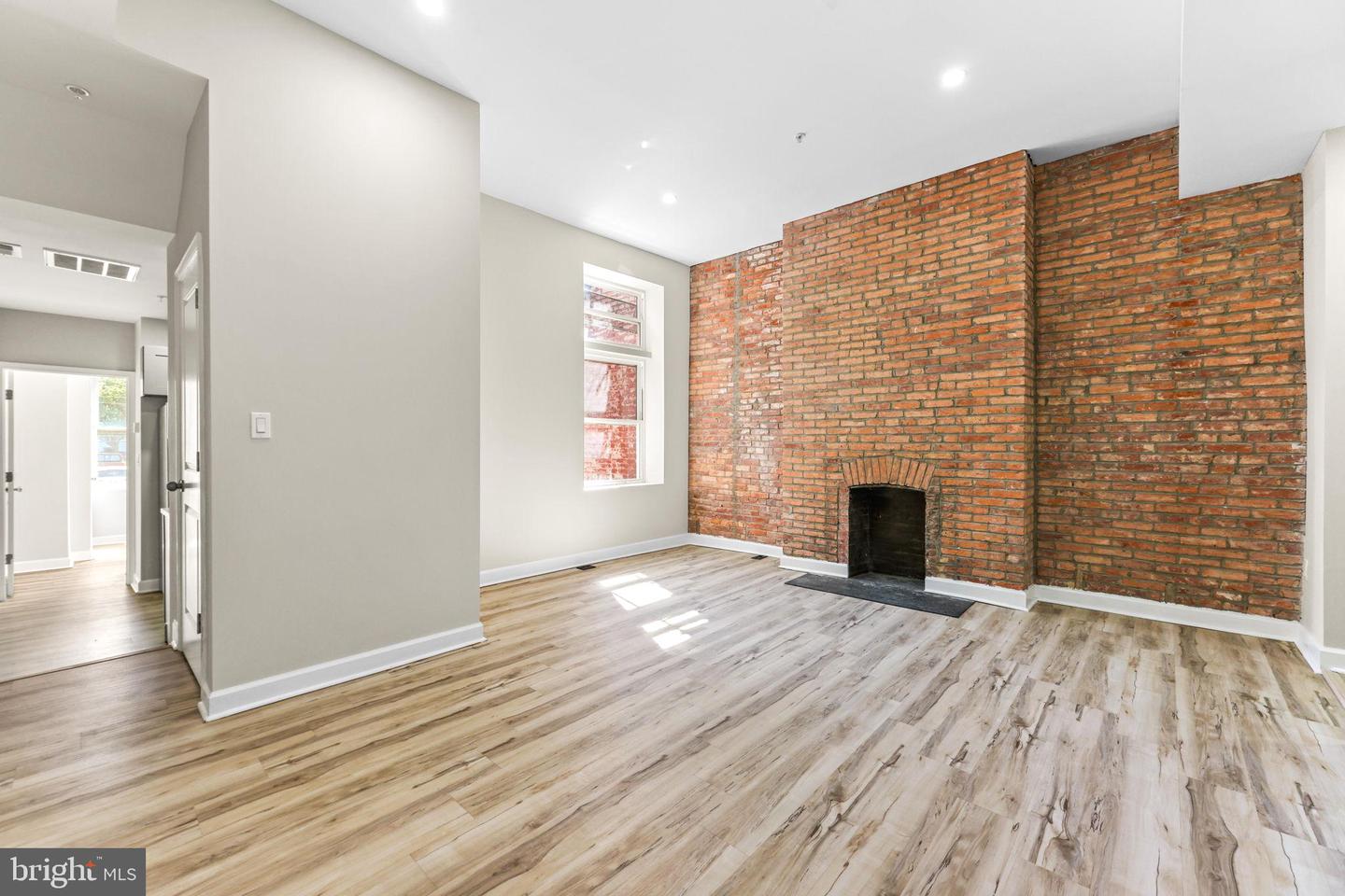 1927 Saint Paul St Property Photo 27