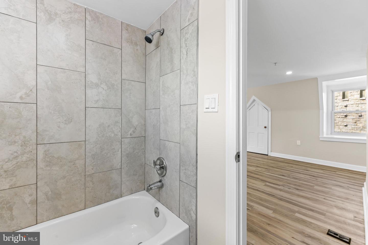 1927 Saint Paul St Property Photo 52