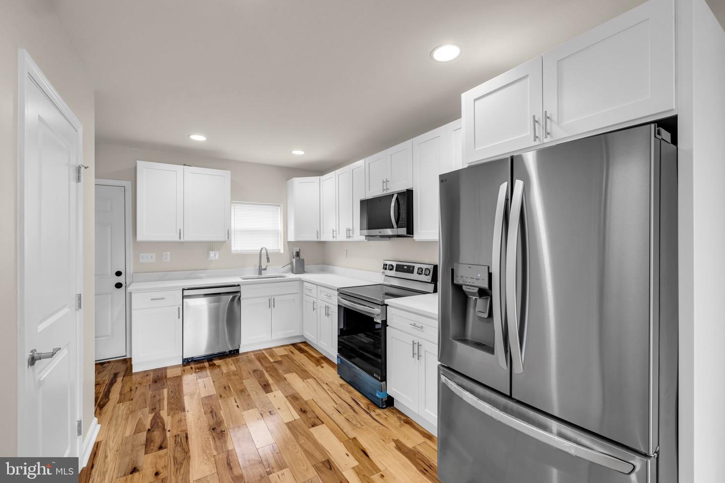 1624 HAZEL ST Property Photo 1