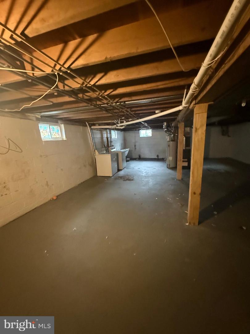 2407 E Cold Spring Ln Property Photo 12