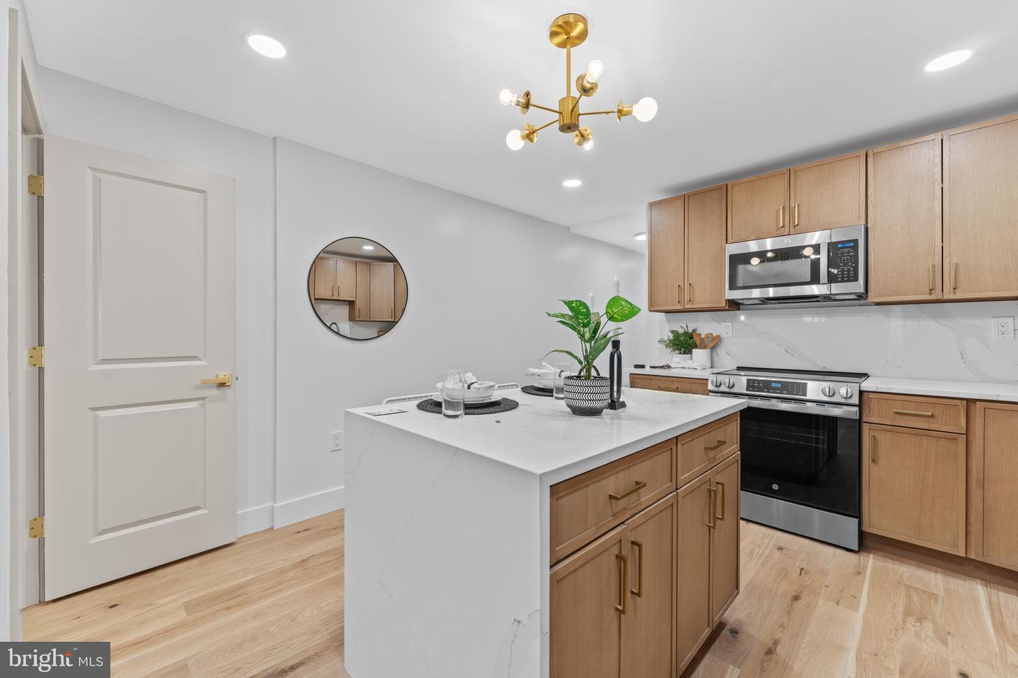 1807 N Milton Ave Property Photo 12