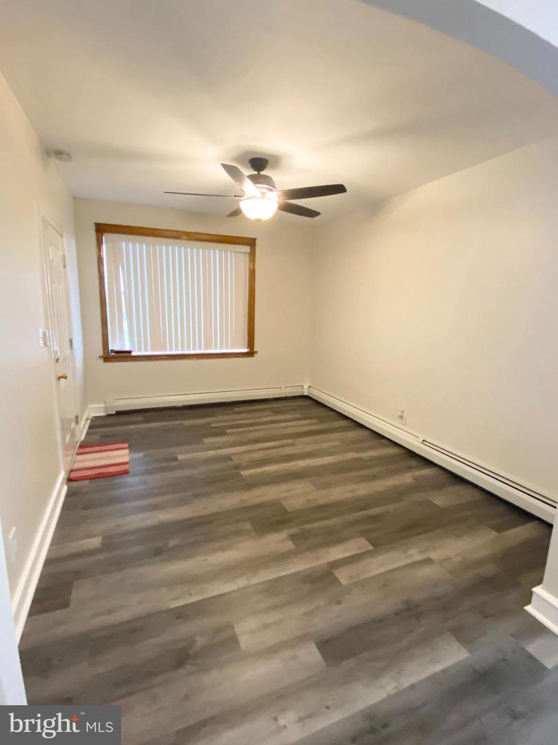 442 Folcroft St #a Property Photo 3