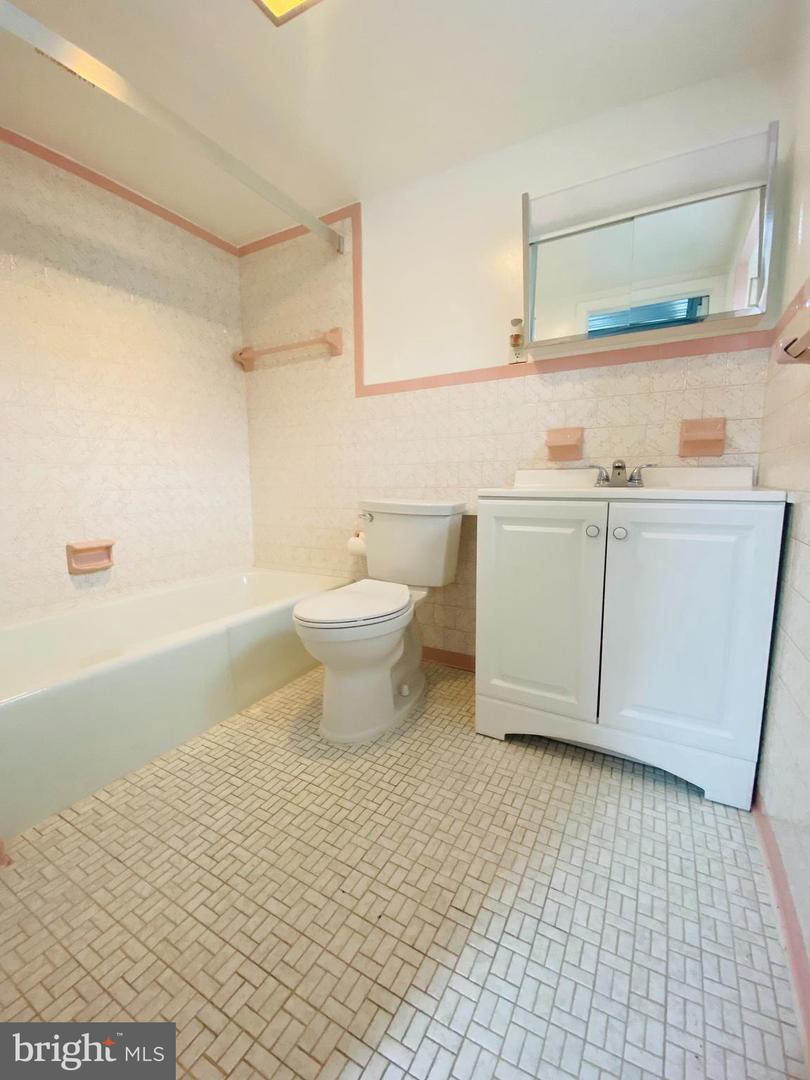 442 Folcroft St #a Property Photo 13