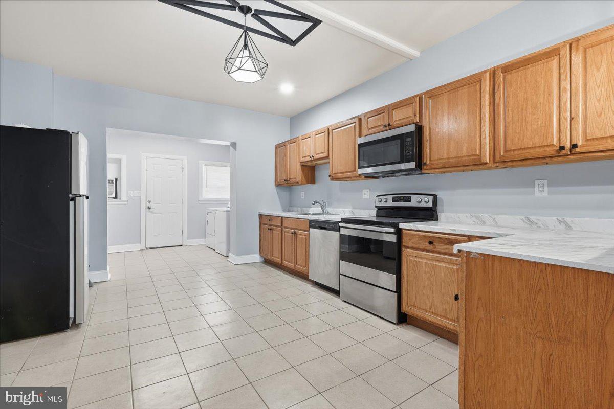 2907 Mcelderry St Property Photo 8