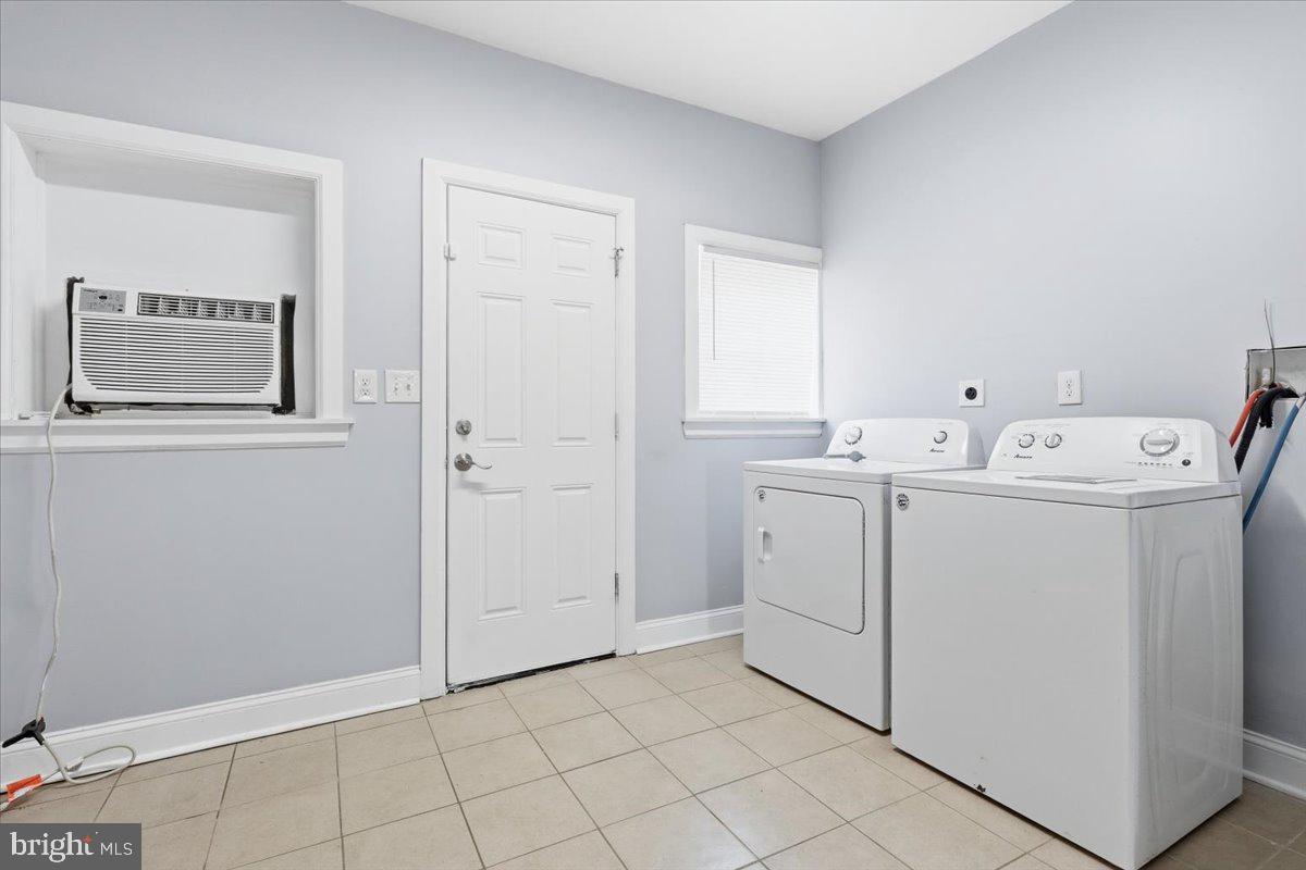 2907 Mcelderry St Property Photo 13