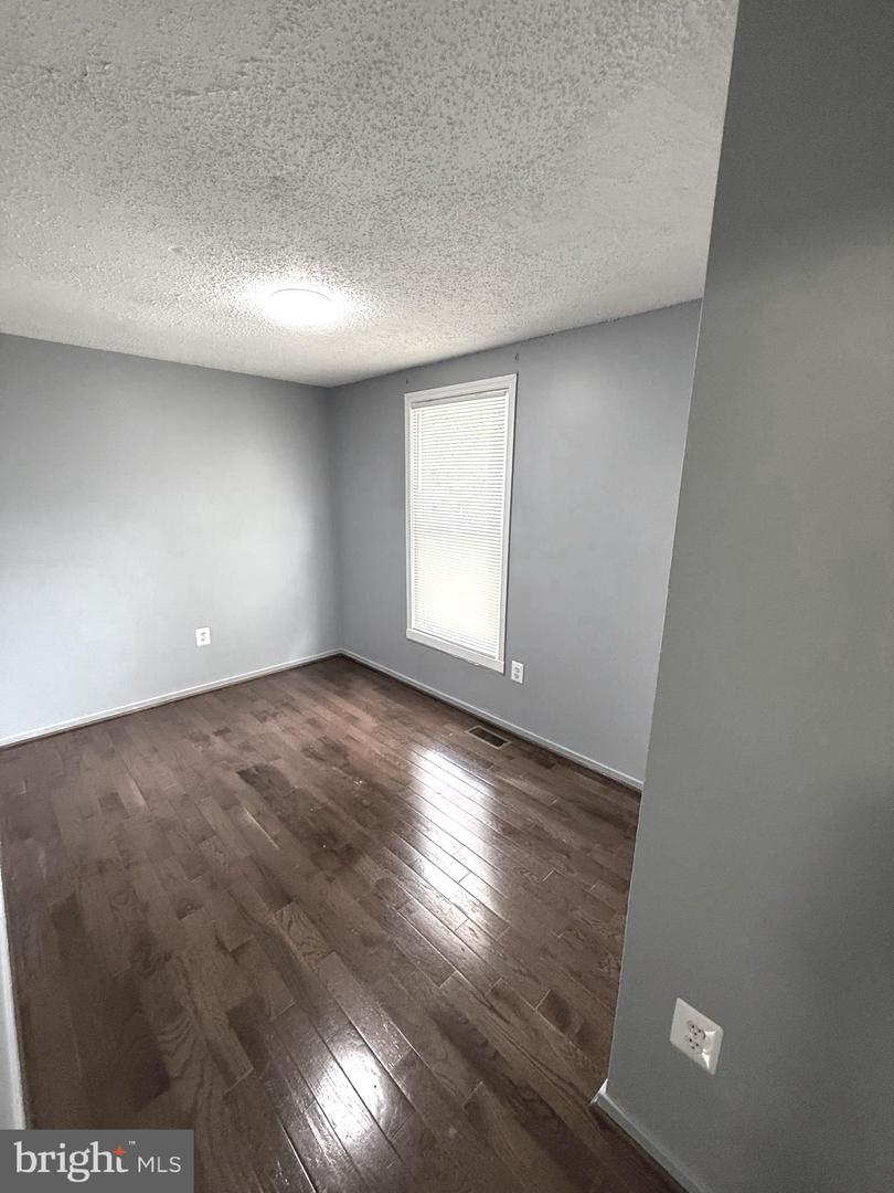1754 Abbotston St Property Photo 18