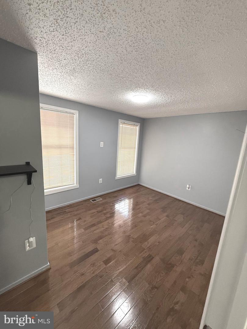 1754 Abbotston St Property Photo 19