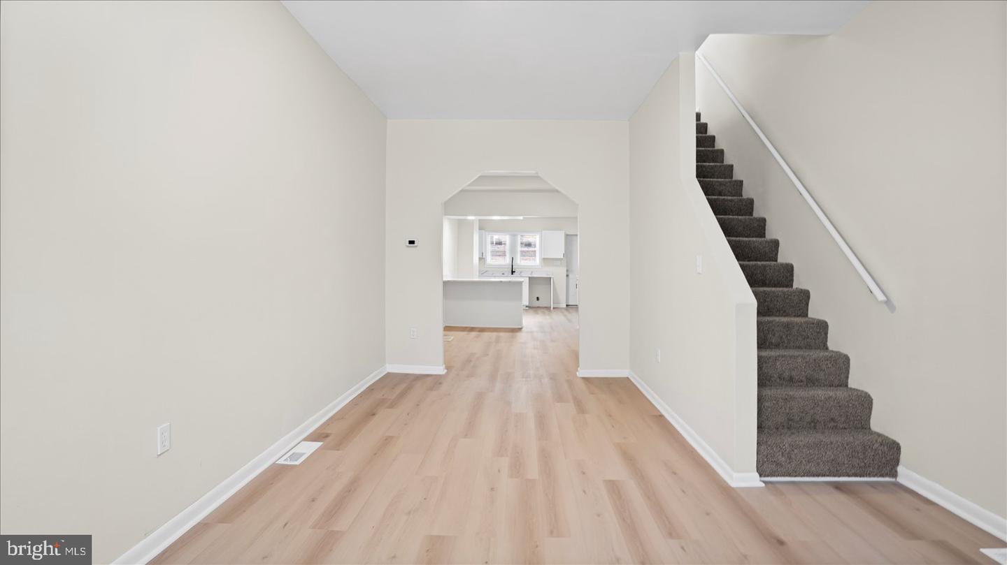 537 N Milton Ave Property Photo 6