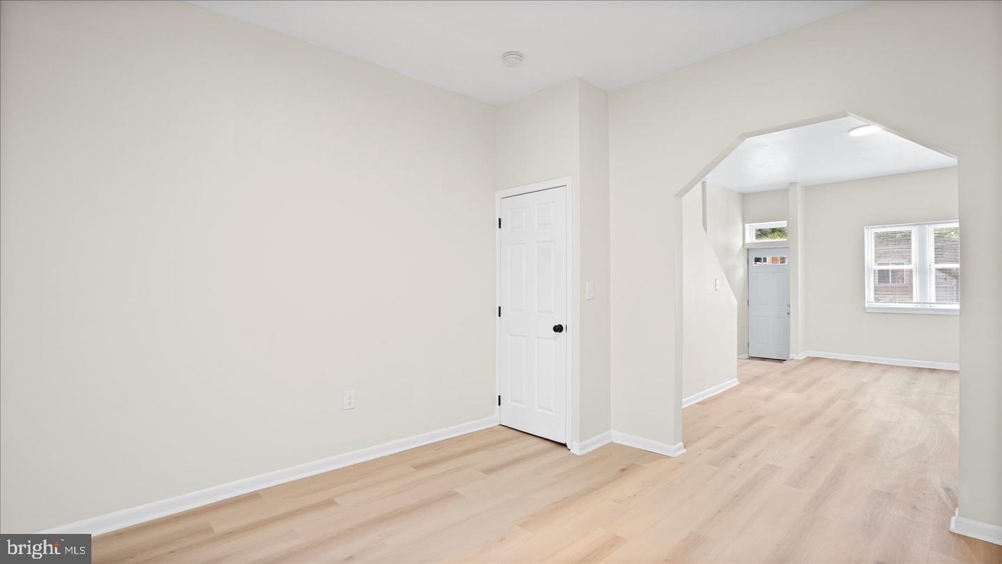 537 N Milton Ave Property Photo 13