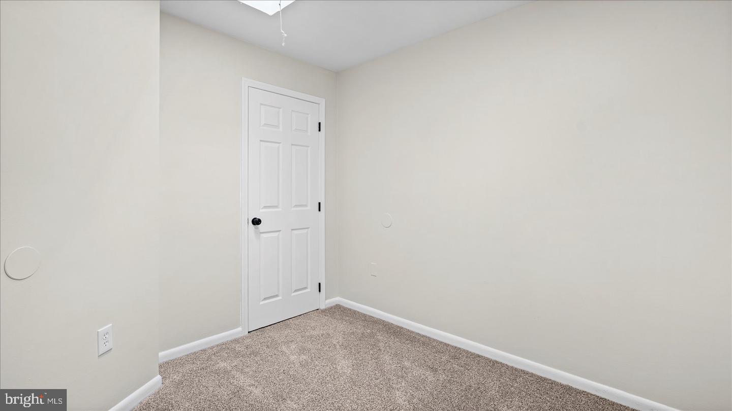 537 N Milton Ave Property Photo 22