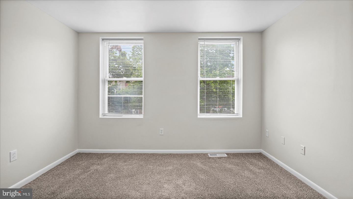 537 N Milton Ave Property Photo 25