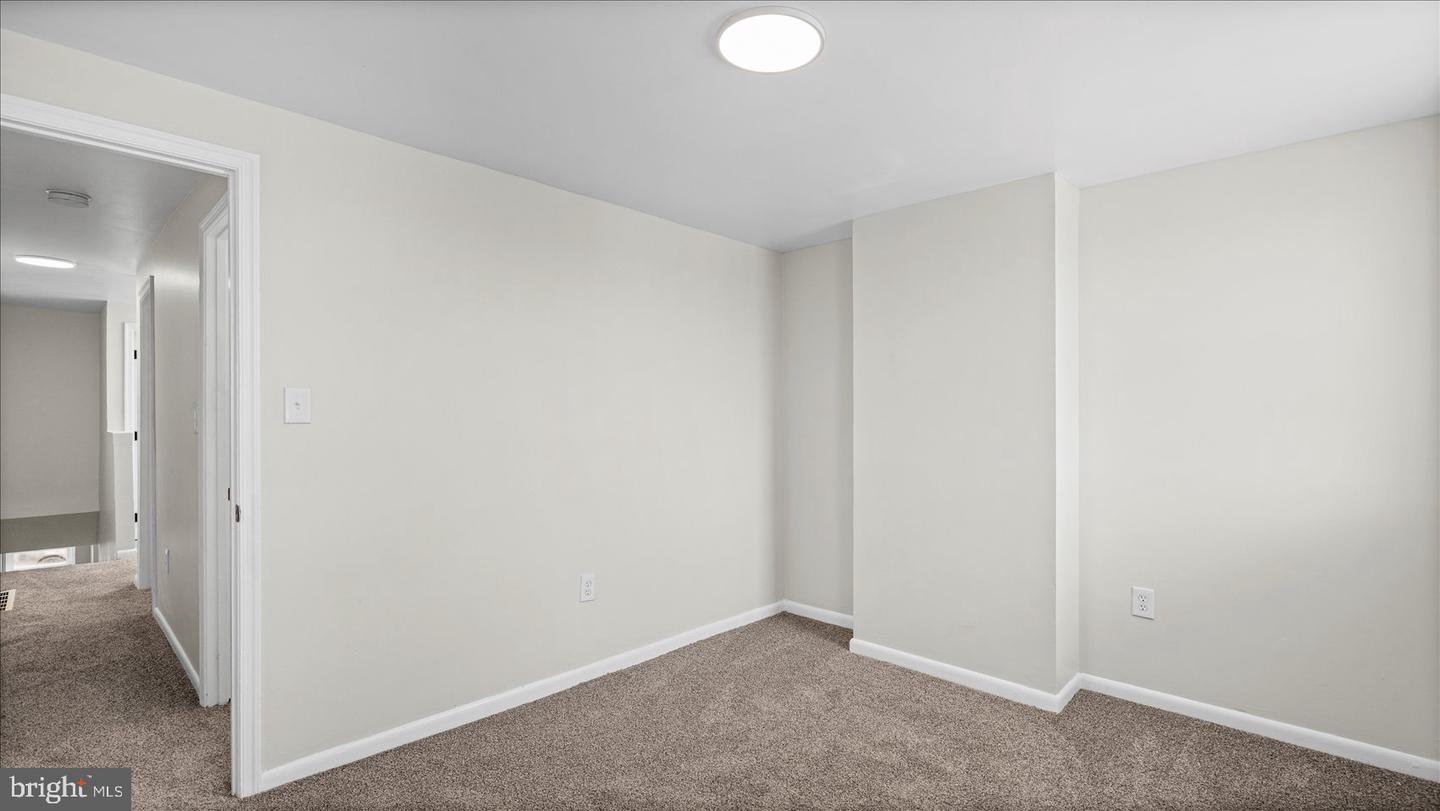 537 N Milton Ave Property Photo 28